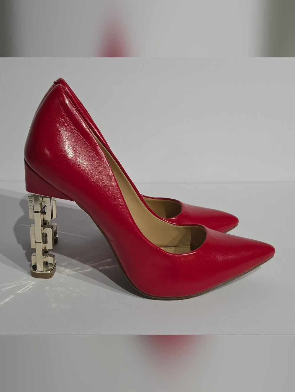 Katy Perry The Suzzie Red Pointed Toe Heels Gold Unique Design Size 7.5 EXC - Picture 2 of 9